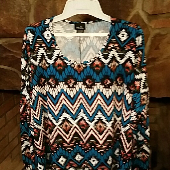 Rue 21 tribal top only worn once