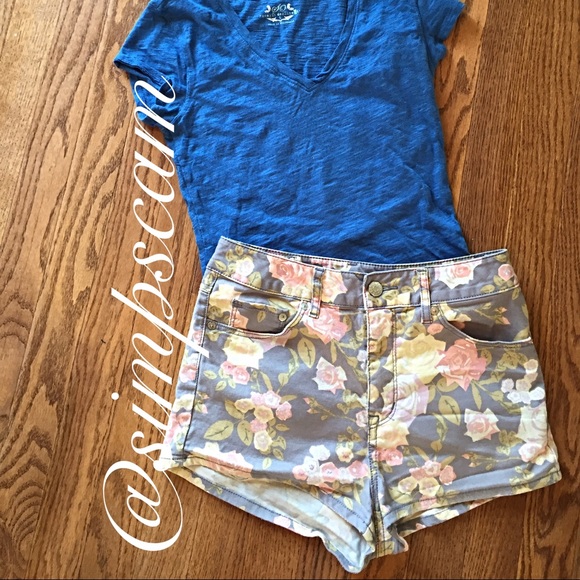 H&M Pants - 🎉CLEARANCE 🎉HP|| High Waisted floral short