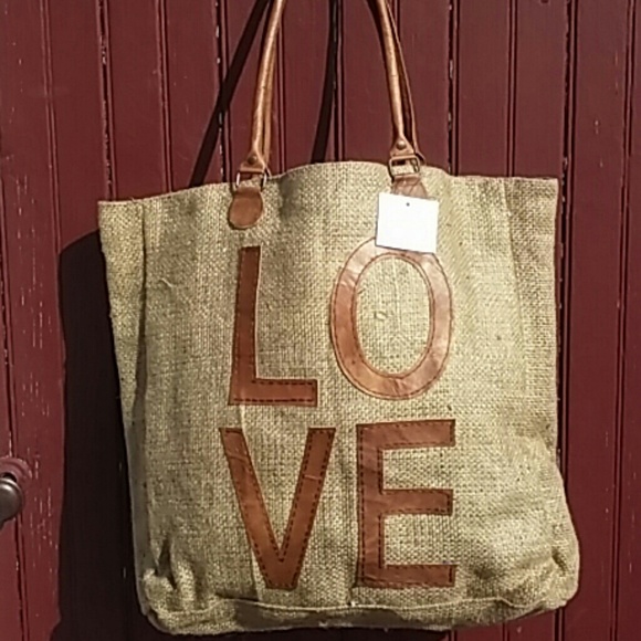 ⬇🚨LAST ONE🚨 Burlap LOVE Weekender Bag - Picture 2 of 3