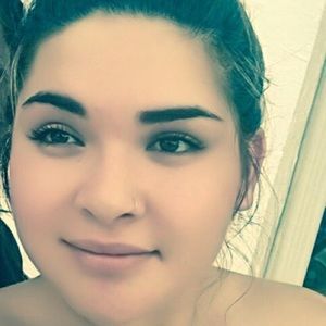 Meet your Posher, Yessica