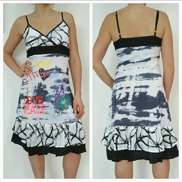 DRESS Graphic Art Urban Chic dress NWT - Picture 2 of 4