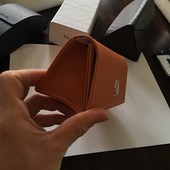 Tory Burch sunglasses case - Picture 2 of 4