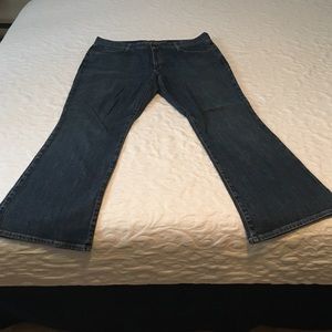 Flattering blue jeans