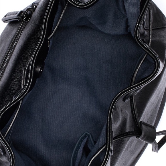 πBNWT French Connection Bucket Bag HOSTππ PICK - Picture 3 of 4