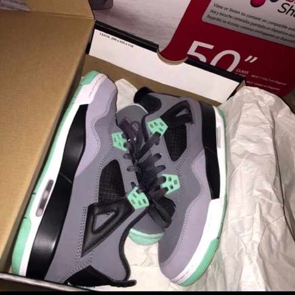 Green glow 4s