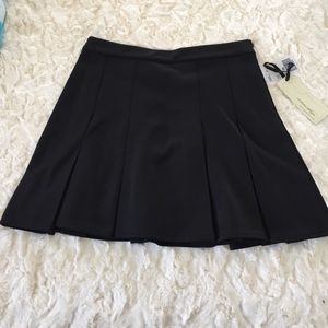 Black pleated skirt