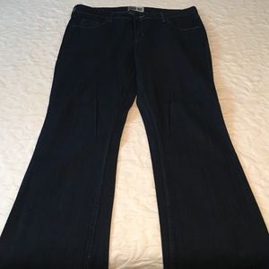 🌷Spring Sale🌷 Dark wash blue jeans