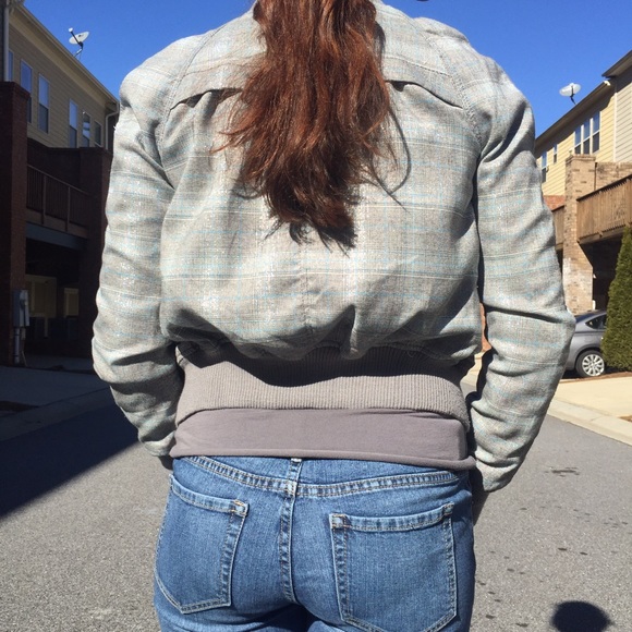 Silver Jacket - Picture 3 of 4