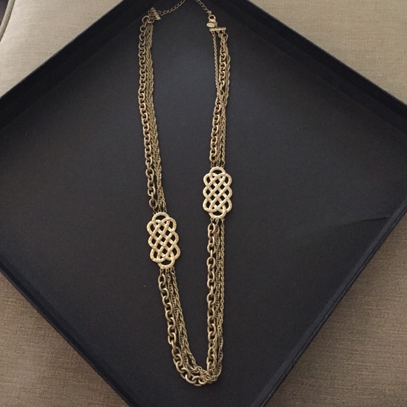 ✨SOLD!!✨Lia Sophia long gold knot necklace✨SOLD!!✨