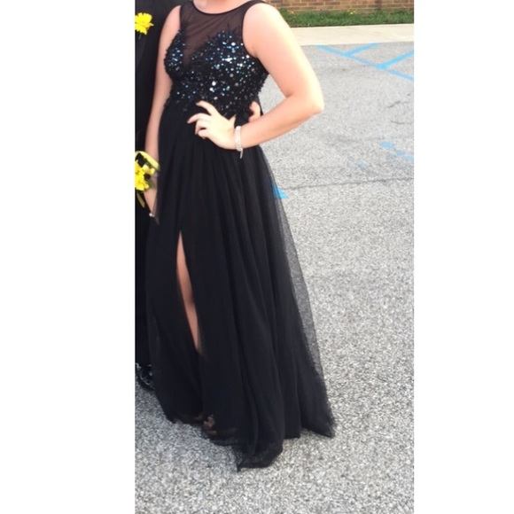 Long black prom dress