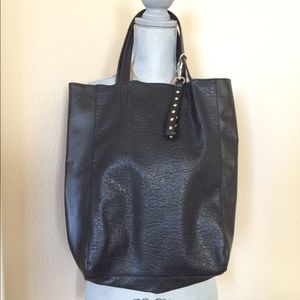 Black tote bag