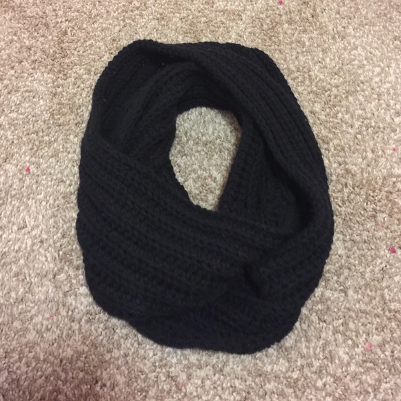 Infinity scarf
