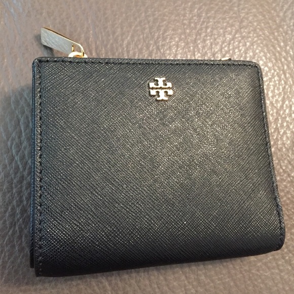 Tory Burch Handbags - Tory Burch Wallet