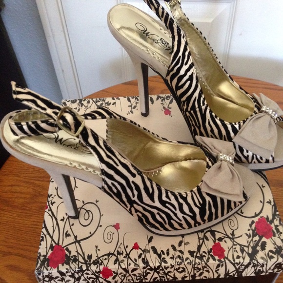 3" heels zebra print - Picture 2 of 3