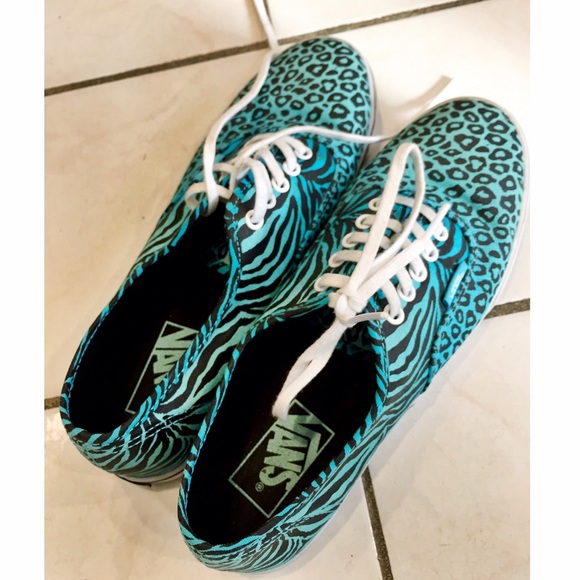 Authentic Lo Pro Vans Women Size 7.5