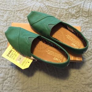 Brand New Green Canvas Toms