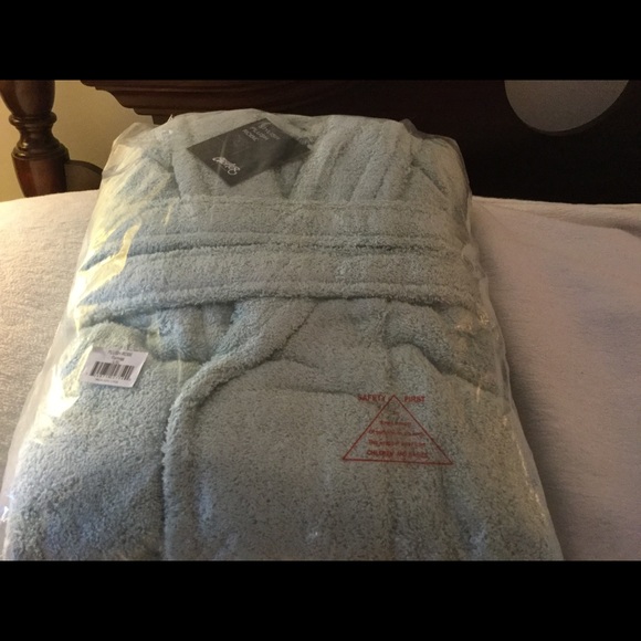 NWT Luxury Plush Terry Robe
