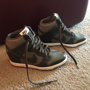 Nike Dunk Sky Hi Essentials