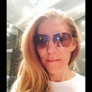 Tory Burch sunglasses for modeling purpose only