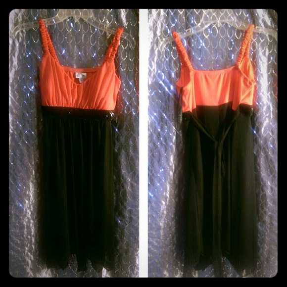 NWOT NEVER WORN Beautiful Coral/Black dress