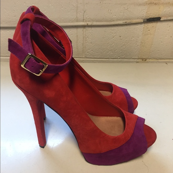 H by Halston platform pumps - Picture 2 of 4