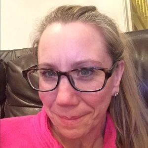 Meet your Posher, Liz