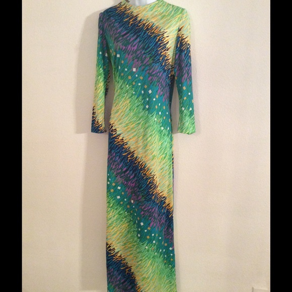 Beautiful Long Sleeve boat neck maxi vintage dress
