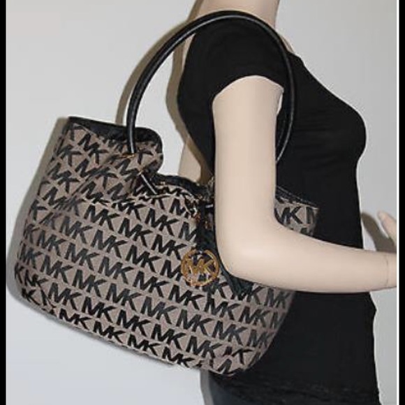Michael Kors Signature Logo Ring Tote NWT - Picture 3 of 4
