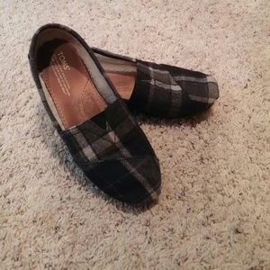 Grey plaid toms.