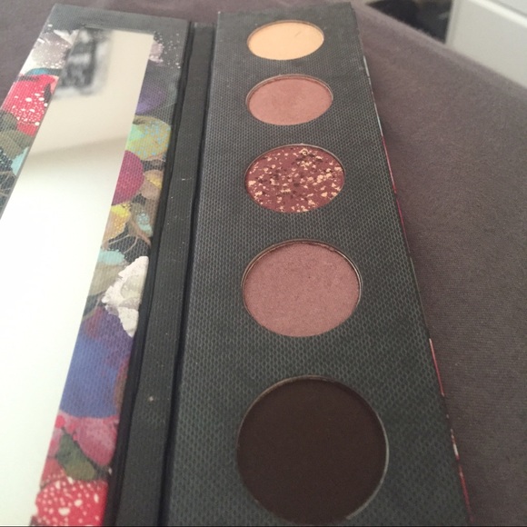 Cynthia Rowley eye shadow palette 💁🏼