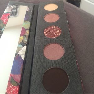Cynthia Rowley eye shadow palette 💁🏼
