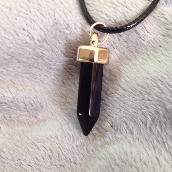 Black hexagonal crystal necklace - Picture 2 of 2
