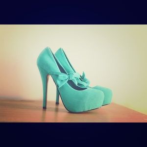 Mary Jane Pumps