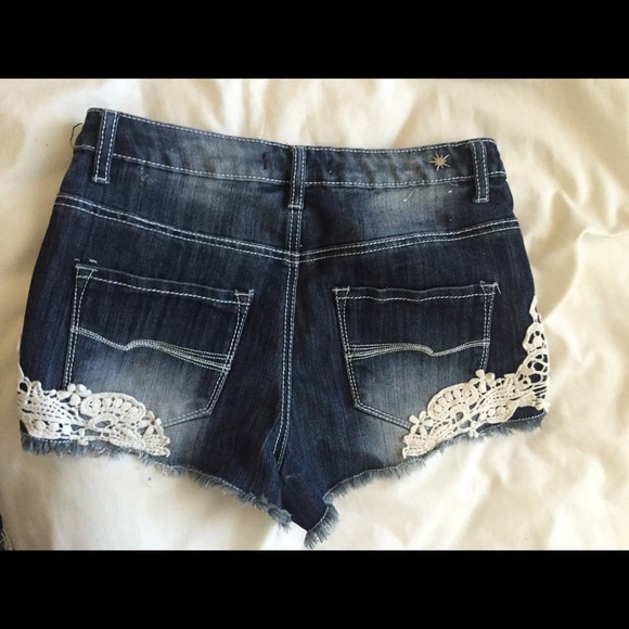 High waisted shorts - Picture 2 of 2