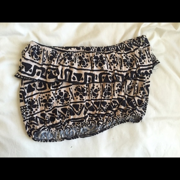 Tribal crop top w ruffle