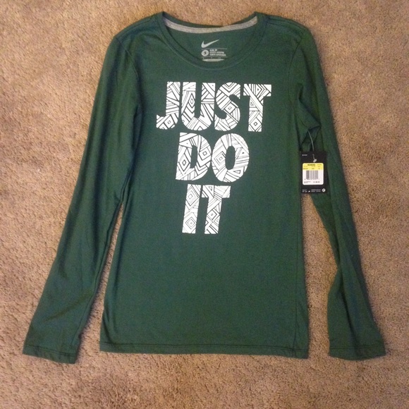 NWT Nike long sleeve shirt