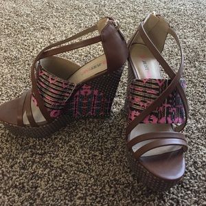 🎉SALE🎉 Wedge heels