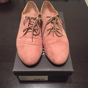 Size 8-8.5 Sole Society Mauve Suede Oxfords