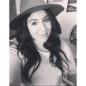 Meet your Posher, Suzette