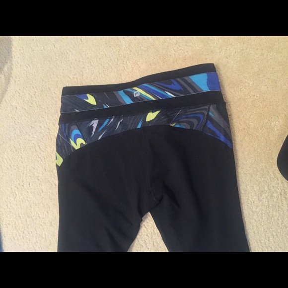 Fabletics Capri pants! Worn twice - Picture 2 of 4