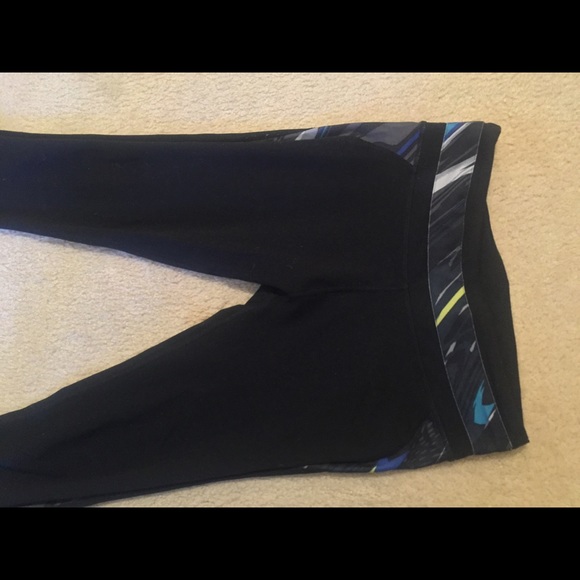 Fabletics Capri pants! Worn twice - Picture 3 of 4