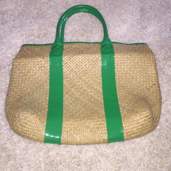Straw Bag with patten leather handled
