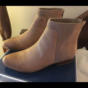 New Seychelles Size 7 Taupe Leather Booties