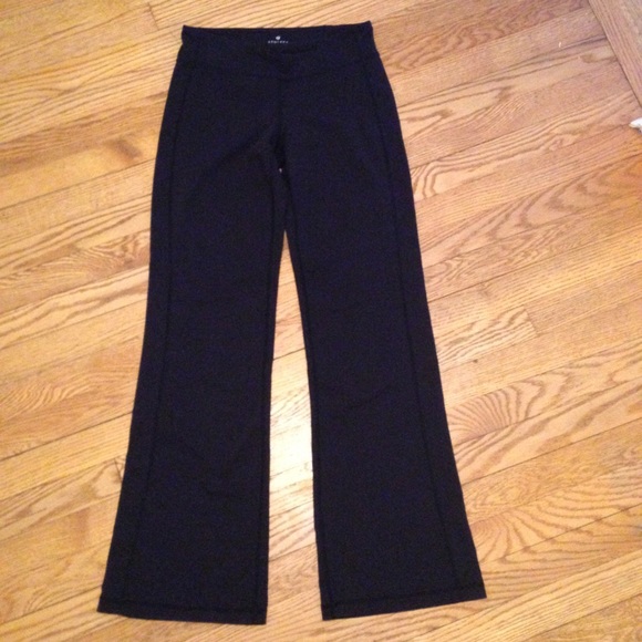 Athleta Kickbooty Yoga Pants