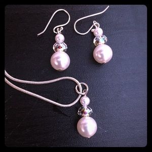 Matching earrings and necklace. FAKE pearls.