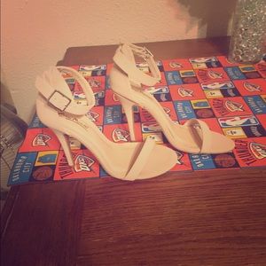 Nude Anne Michelle Heels