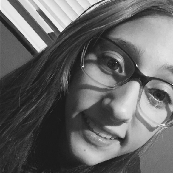 Meet your Posher, Mikeala - Picture 1 of 1