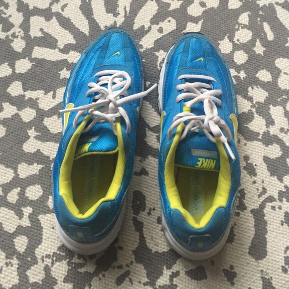 Nike like new running shoes size 9