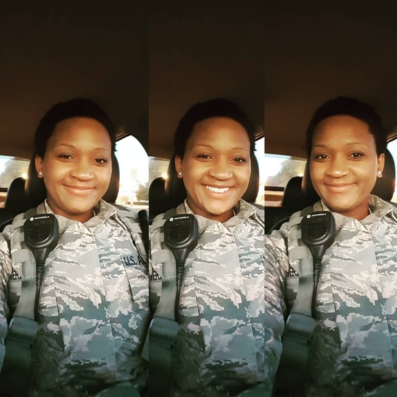 Meet your Posher, Jessica - Picture 1 of 1