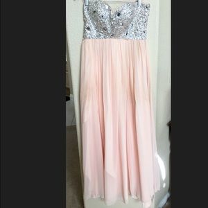 Peachy pink prom dress